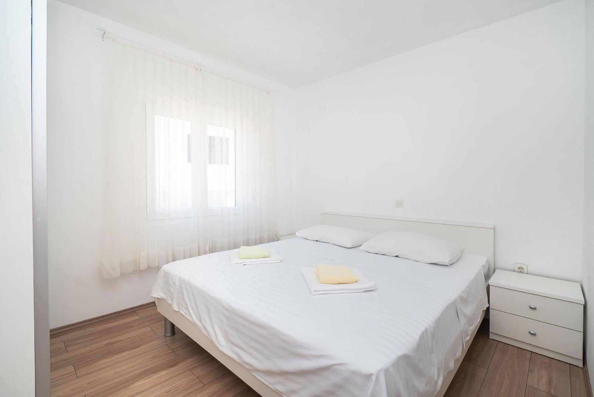 Apartment Ljuba Primošten Esterno foto