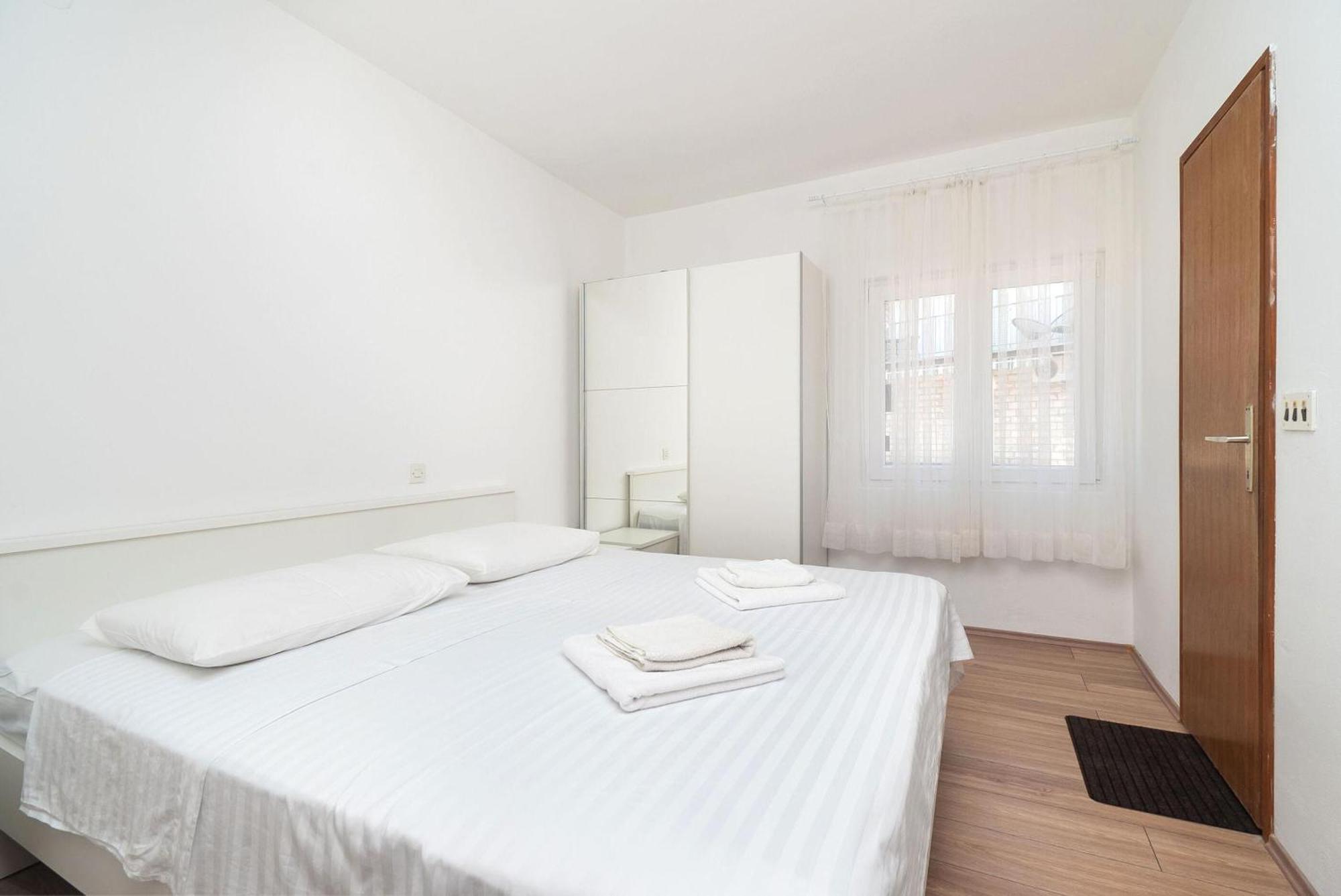 Apartment Ljuba Primošten Esterno foto