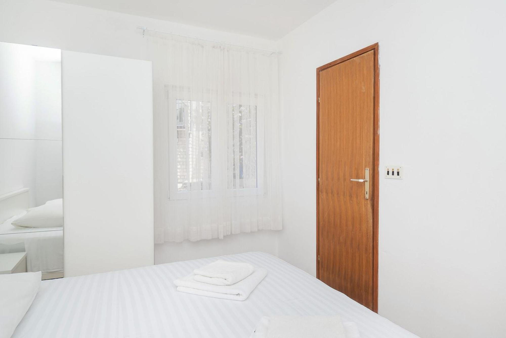 Apartment Ljuba Primošten Esterno foto
